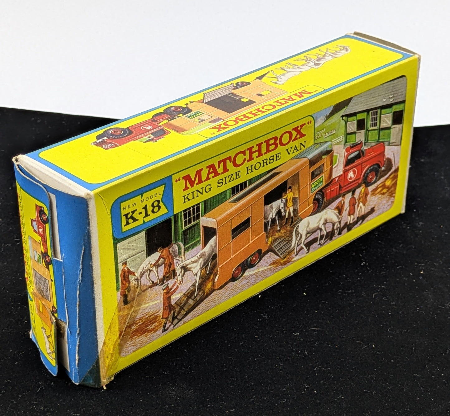 Articulated Horse Van - Matchbox K-18