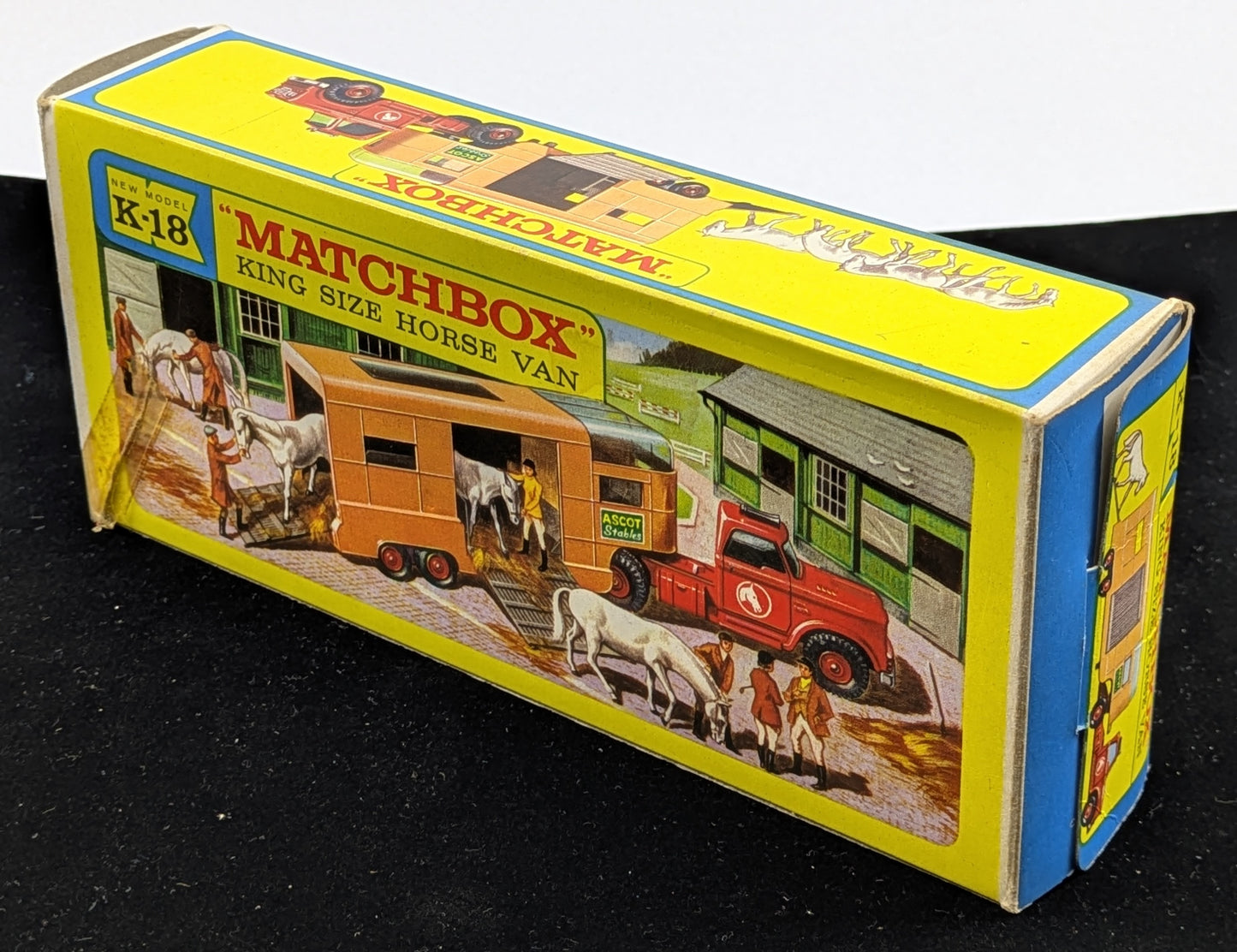 Articulated Horse Van - Matchbox K-18