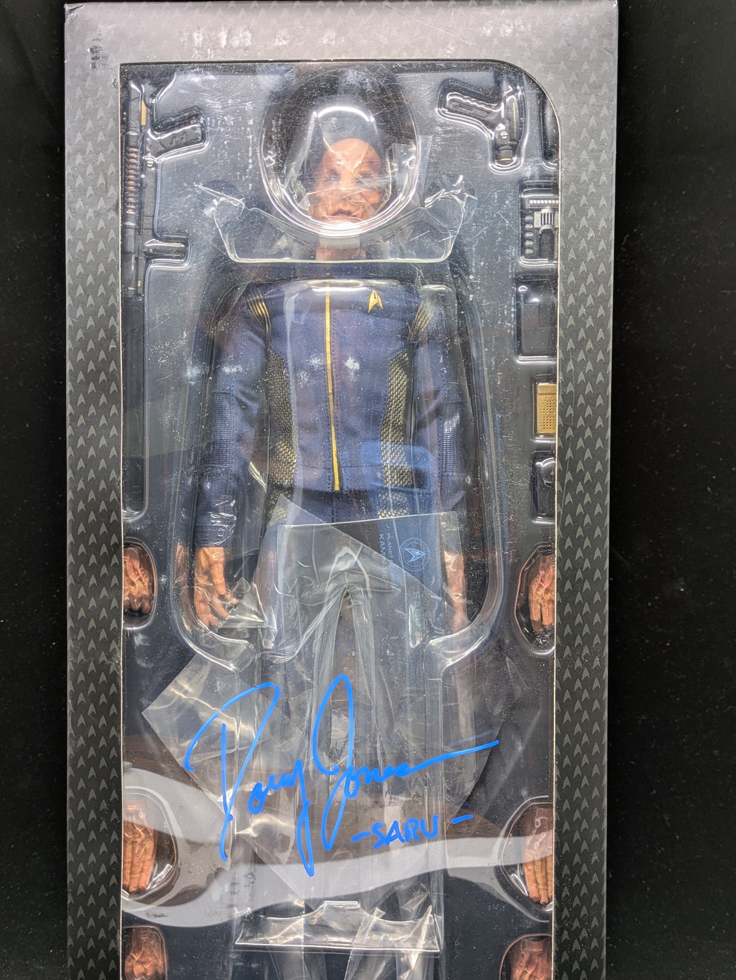 Commander Saru 1:6 Scale - Star Trek Discovery - Autographed by Doug Jones