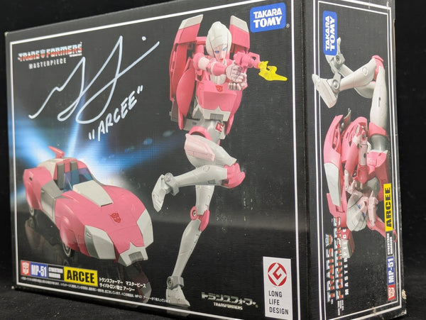 ARCEE MP-51 - Transformers Masterpiece - Autographed by Grey DeLisle