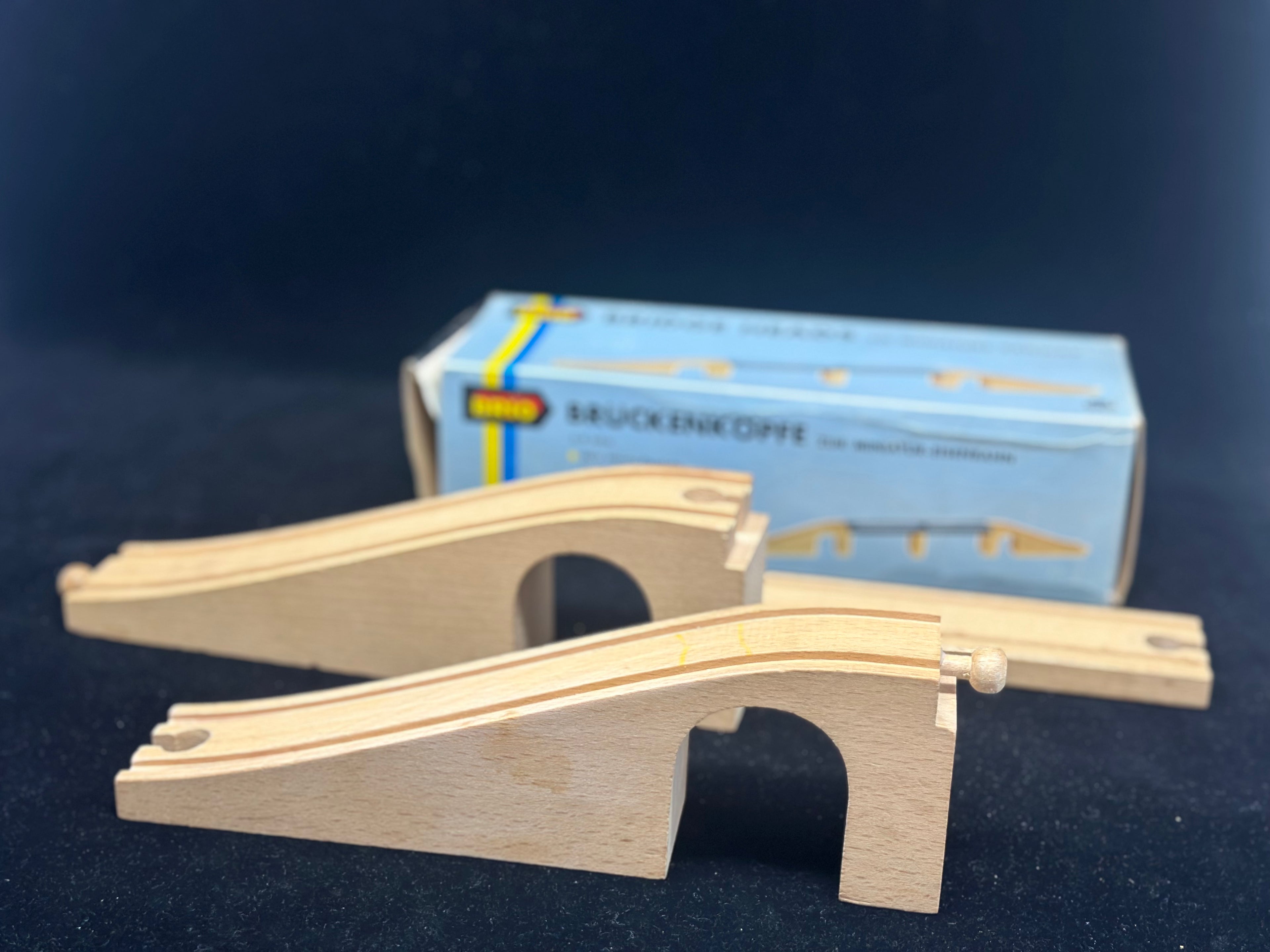 Bridge Heads - Vintage BRIO