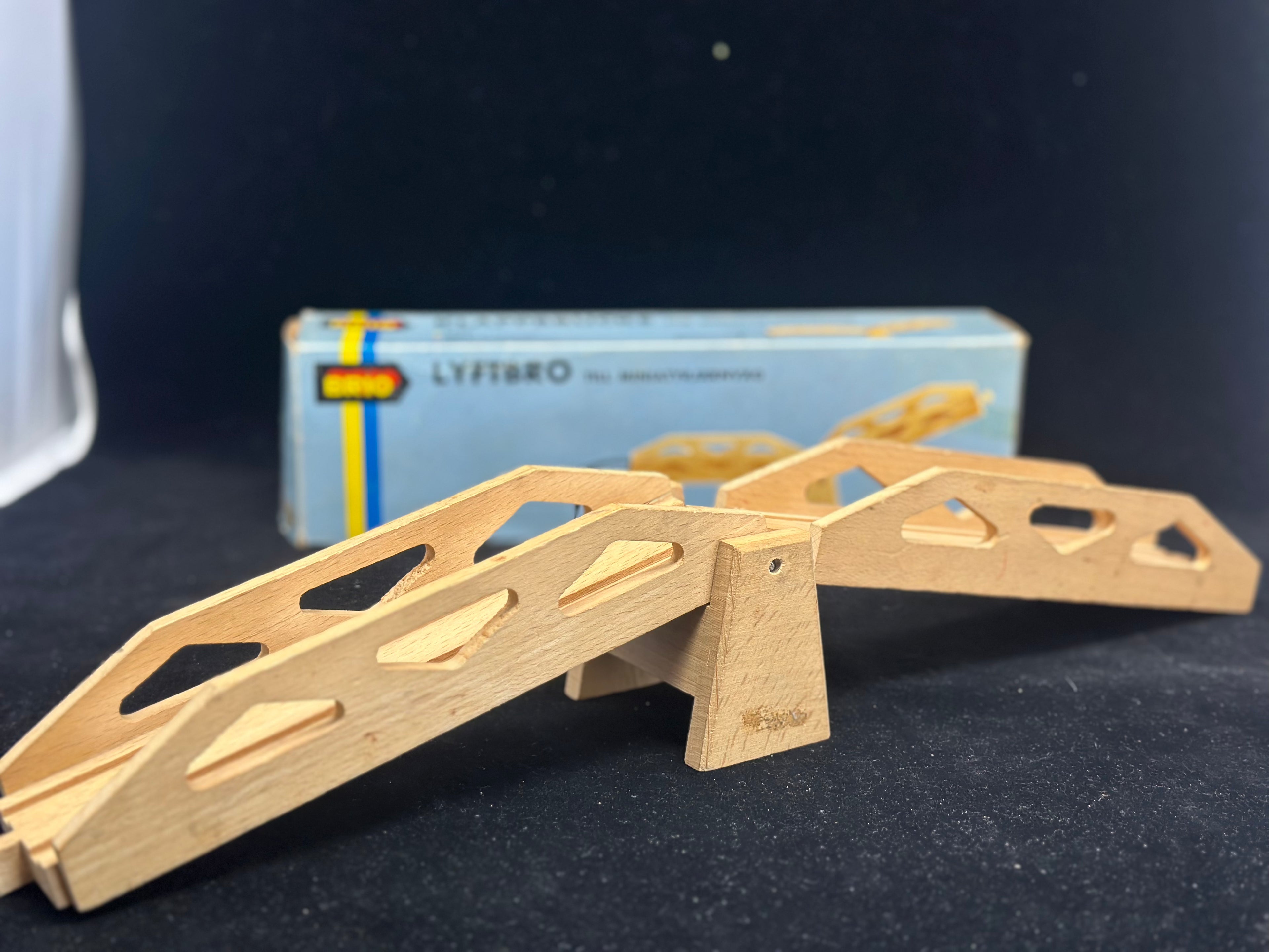 Drawbridge - Vintage BRIO