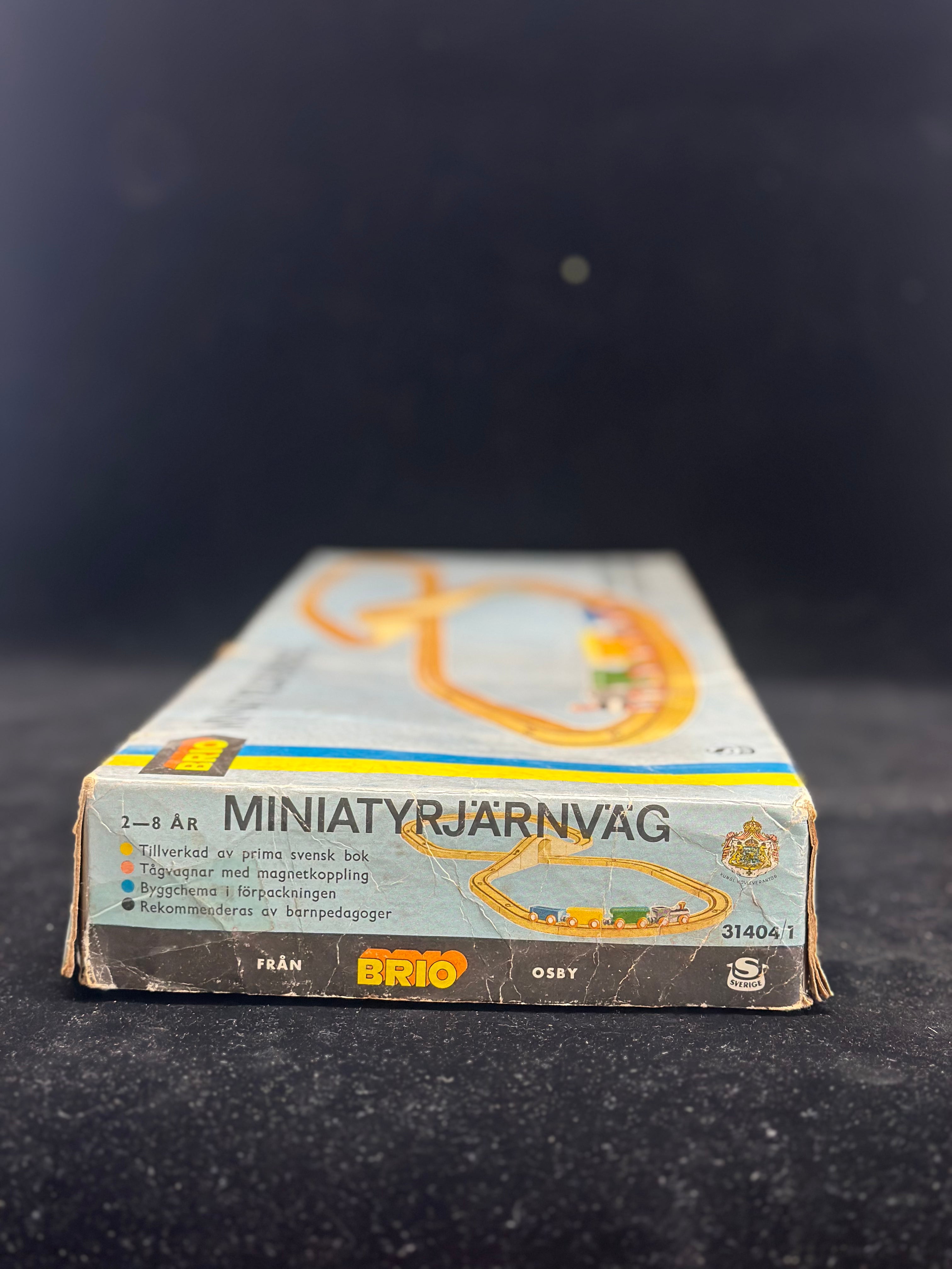 Miniature Railway - Figure 8 - Vintage BRIO