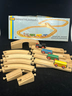 Miniature Railway - Figure 8 - Vintage BRIO