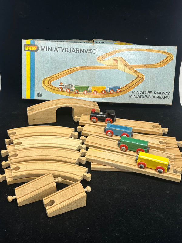 Miniature Railway - Figure 8 - Vintage BRIO